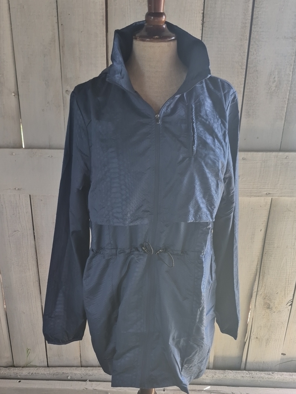 Women's Navy Packable Hooded Windbreaker